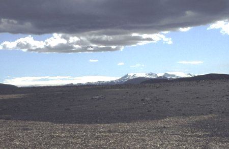 Kverkfjöll on the skyline (view from Vikursandur)